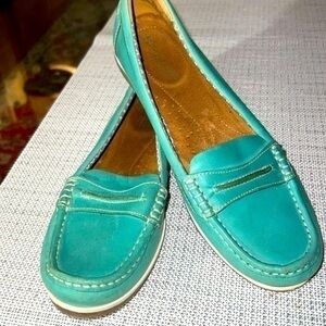 Naturalizer ,size  10M, TIFFANY GREEN 🥰Hamilton boat loafer, slip on